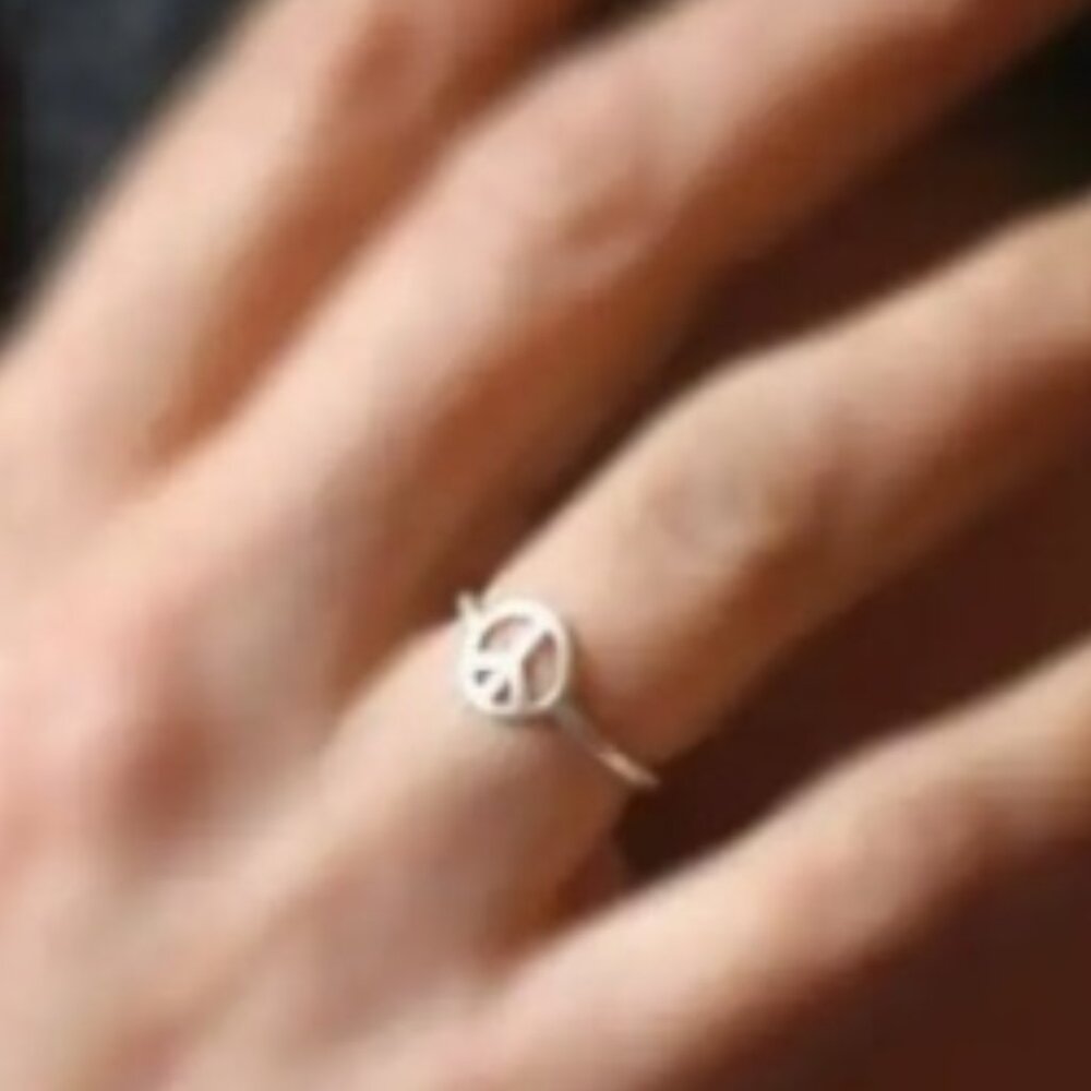 2 FOR 10$ Mini Silver Peace Sign Ring